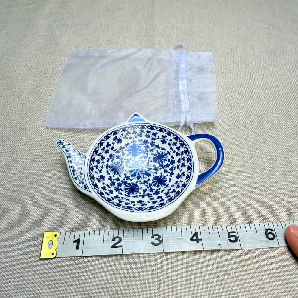 Blue and White Teapot Shaped Teabag Holder in Gift Bag - Picture 6 of 6